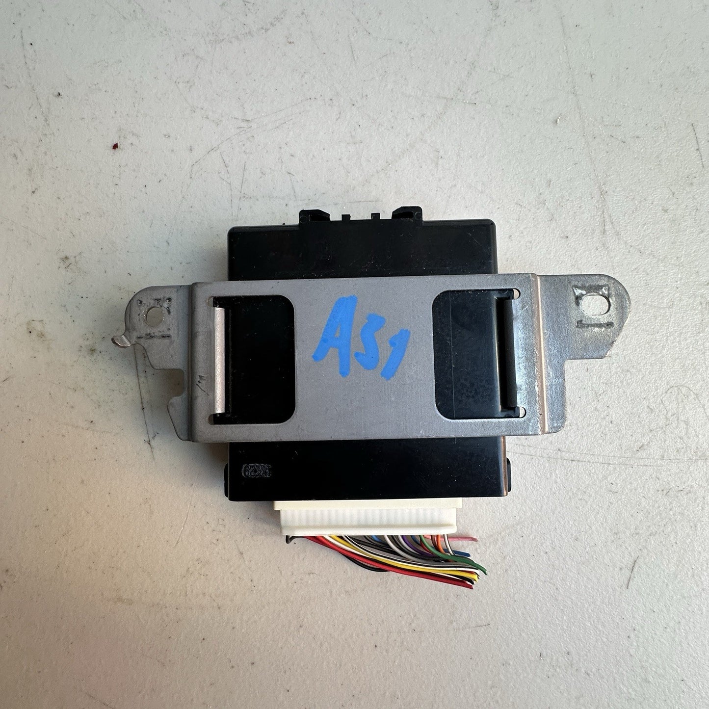 2004 2005 2006 2007 2008 2009 TOYOTA PRIUS SMART KEY CONTROL 89990-47023 OEM