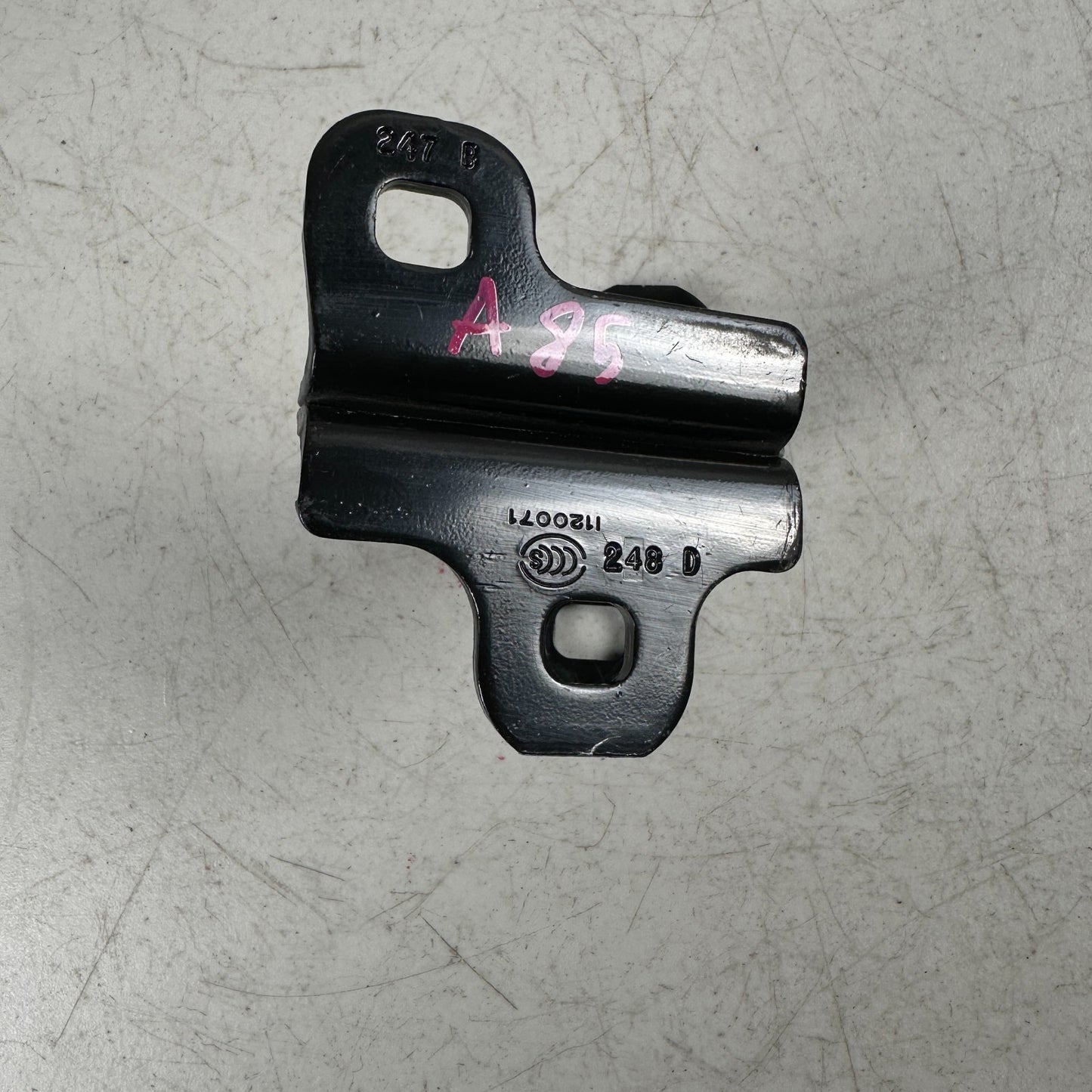 2014-2019 CHEVROLET CORVETTE C7 FRONT LH LEFT SIDE LOWER DOOR HINGE BLACK OEM