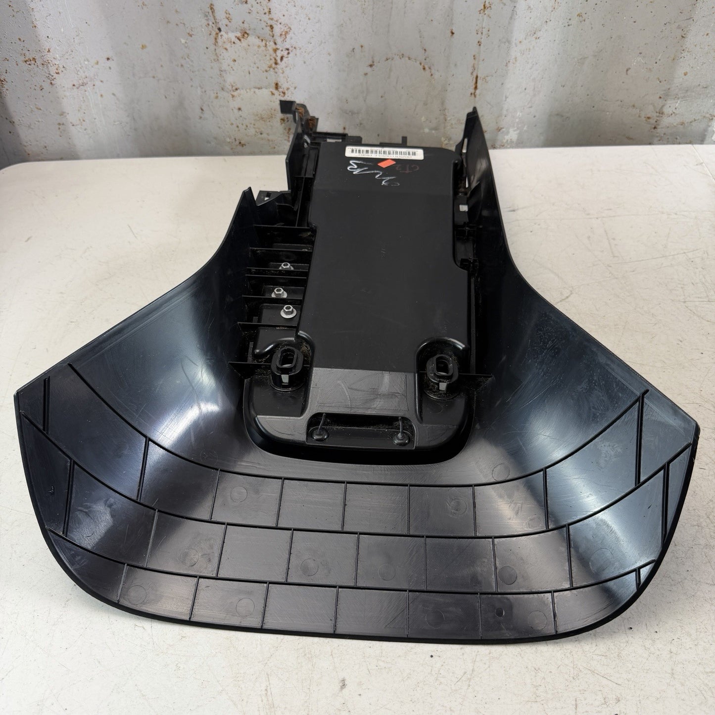 05-10 CHEVROLET CORVETTE C6 FRONT CENTER CONSOLE ARM REST LID FRAME BLACK OEM