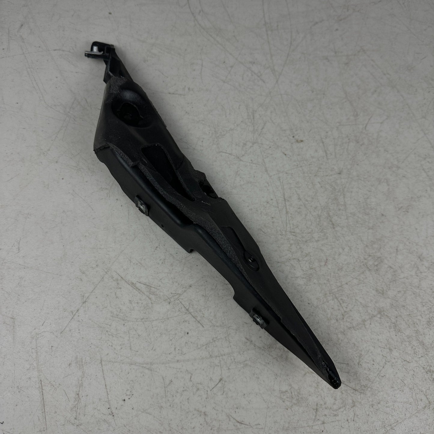 14-19 CORVETTE RIGHT PASSENGER SIDE A-PILLAR WINDSHIELD FRAME LOWER BRACKET OEM