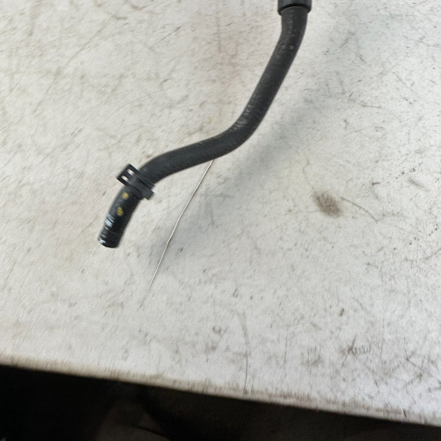 2016-2024 CHEVROLET CAMARO SS RADIATOR COOLANT OVERFLOW HOSE PIPE 23129014 OEM