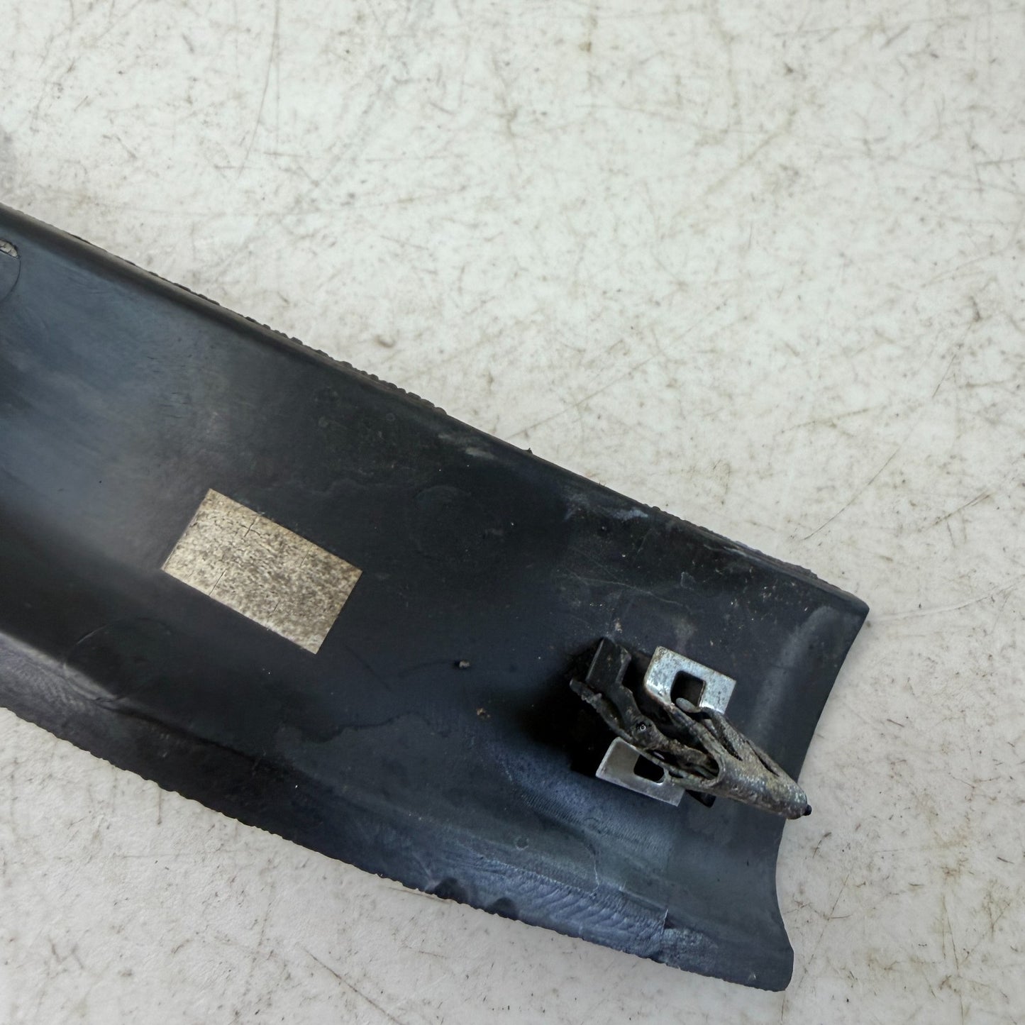2005-2013 CHEVROLET CORVETTE LEFT SIDE LOWER B PILLAR COVER TRIM AAA38889 OEM