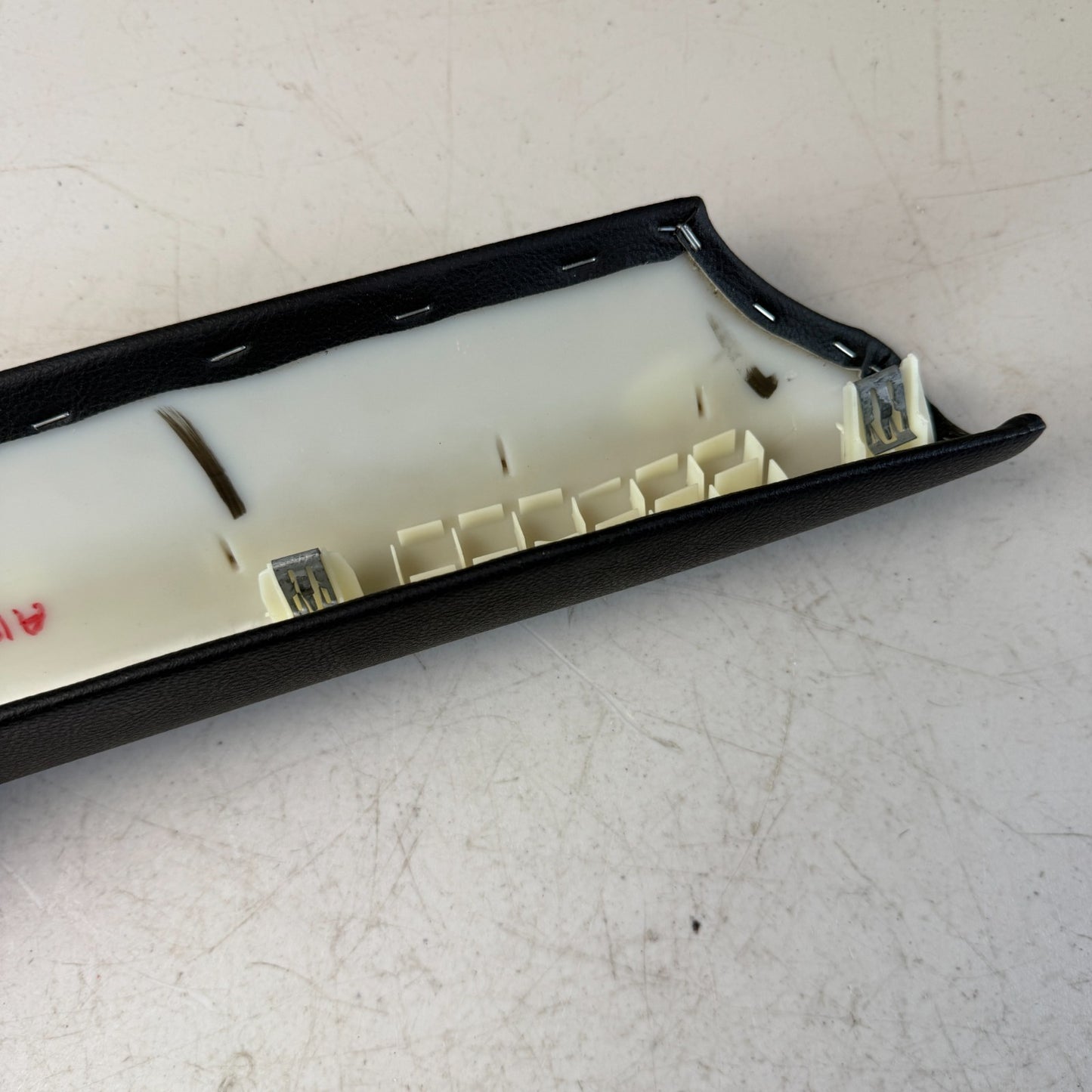 05-13 CHEVROLET CORVETTE C6 WINDSHIELD FRONT LEFT A-PILLAR TRIM COVER PANEL OEM