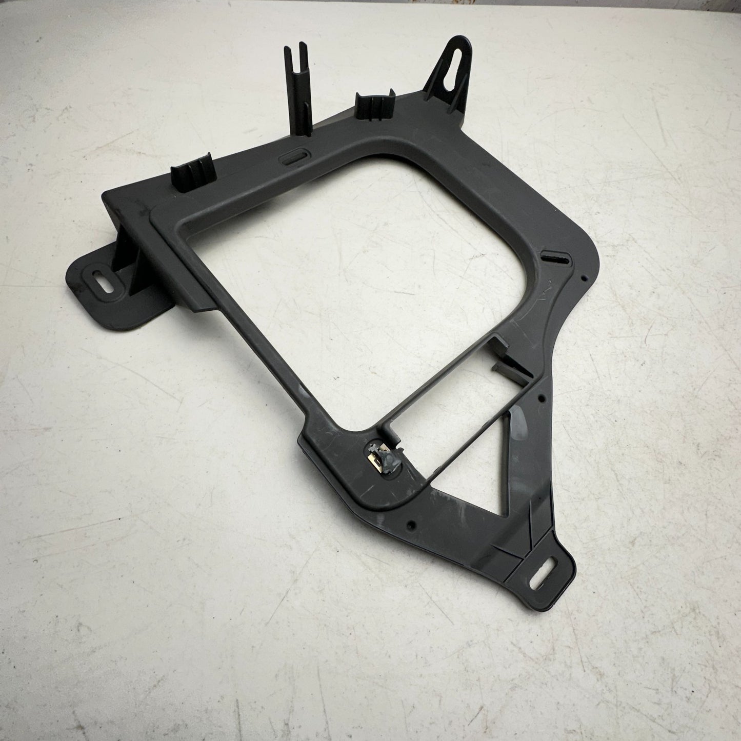 14-19 CHEVROLET CORVETTE C7 REAR LEFT TRUNK FLOOR STORAGE BOX BRACKET MOUNT OEM