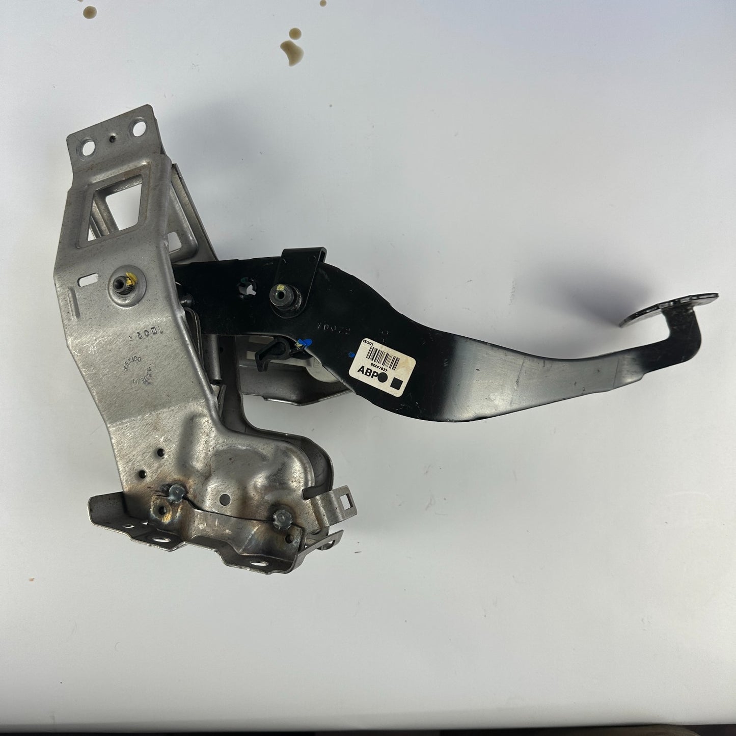 10-15 CHEVY CAMARO MANUAL TRANSMISSION BRAKE & CLUTCH PEDAL 22957491 92247627