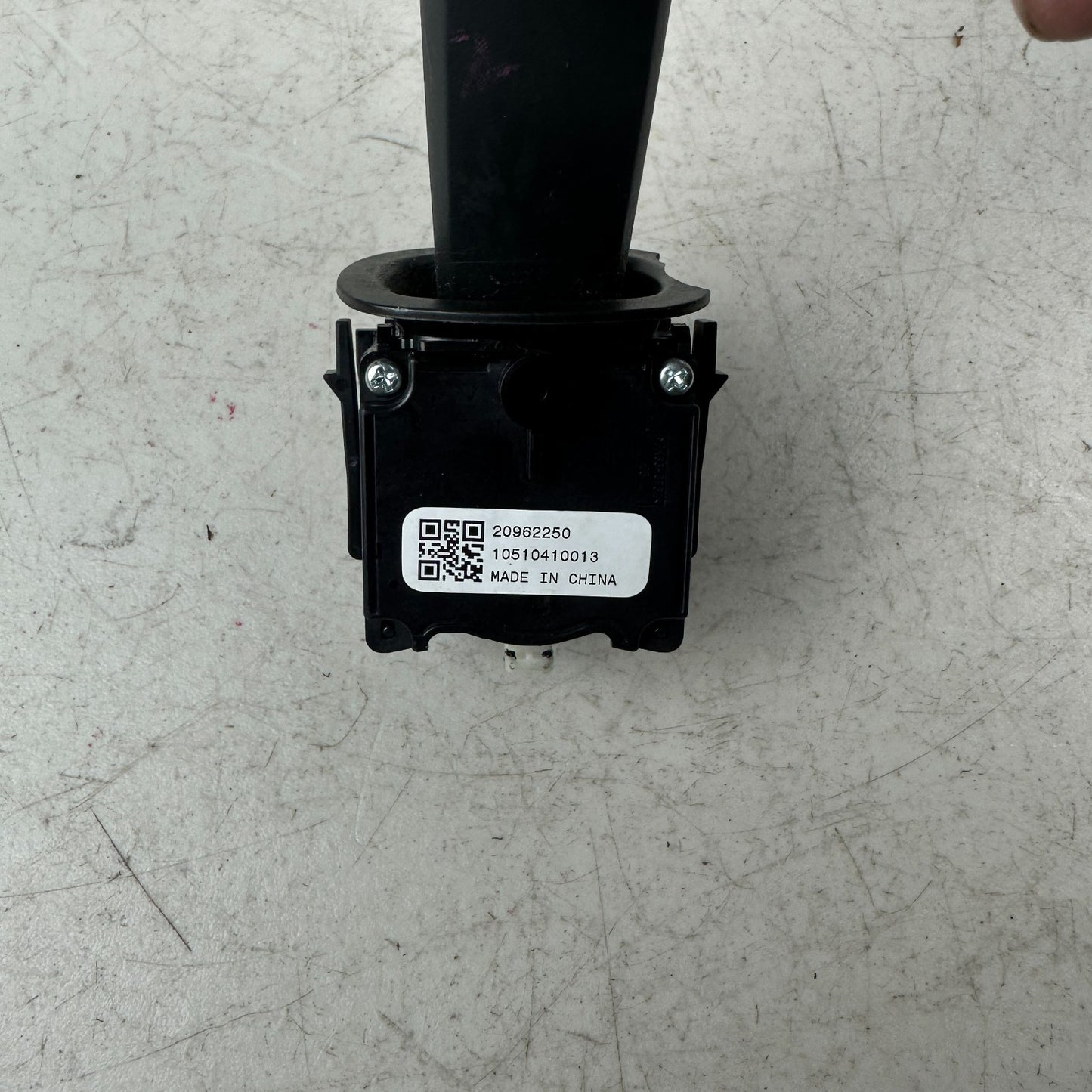 2010-2015 CHEVROLET CAMARO STEERING COLUMN TURN SIGNAL CONTROL SWITCH 20962250
