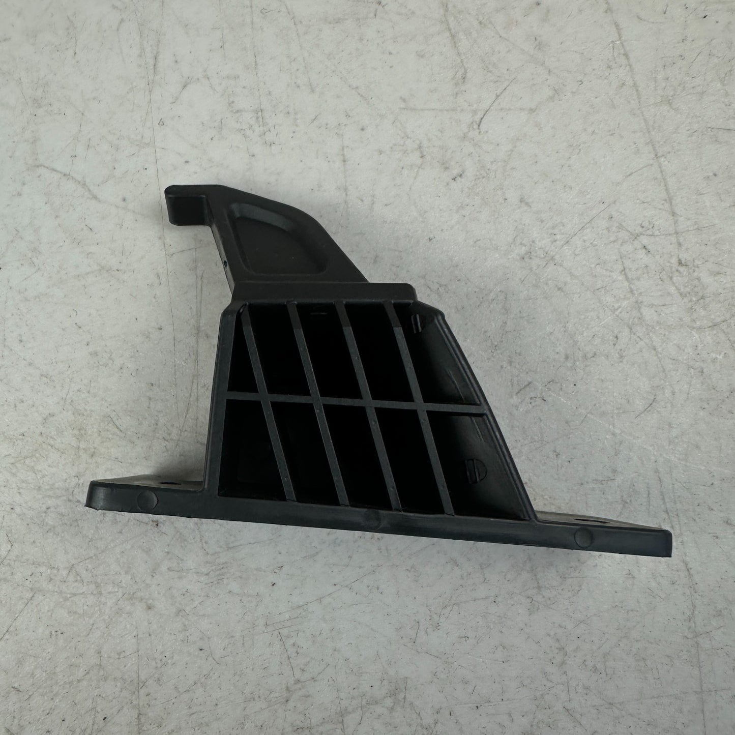 2014-2019 CHEVROLET CORVETTE REAR LEFT COMPARTMENT STORAGE TRAY HOOK CLIP OEM