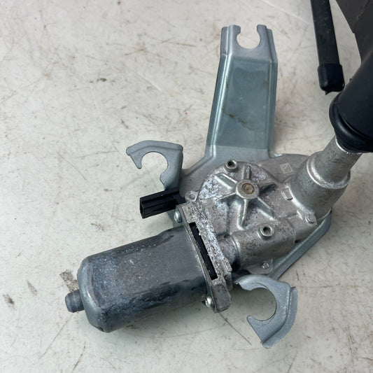 2017 - 2020 MASERATI LEVANTE REAR TAILGATE LIFTGATE BACK DOOR WIPER MOTOR OEM
