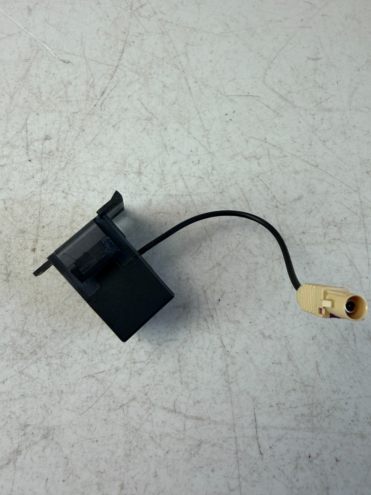 2016-2024 CHEVROLET CAMARO ANTENNA BASE COMPUTER CONTROL MODULE UNIT 84610506