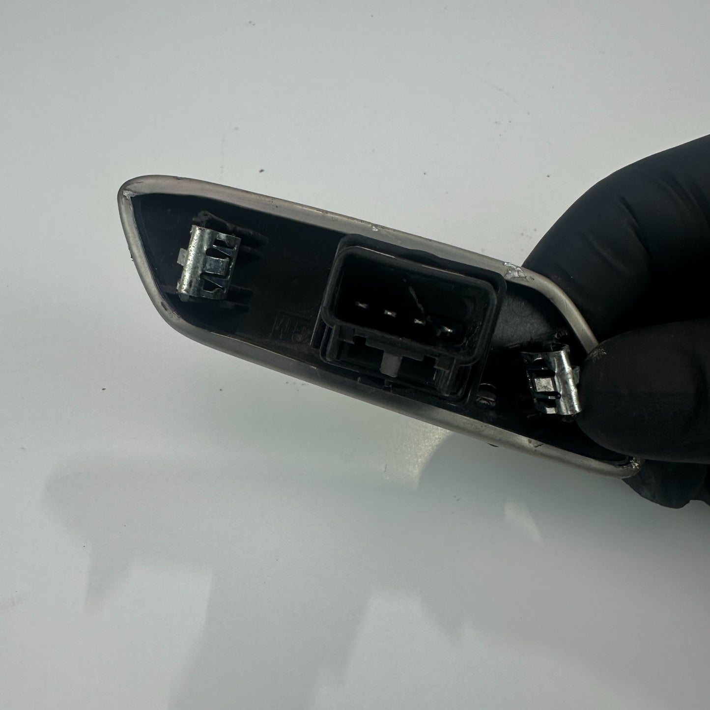 2014-2019 CHEVROLET CORVETTE C7 LEFT SIDE DOOR OPEN CONTROL SWITCH BUTTON OEM