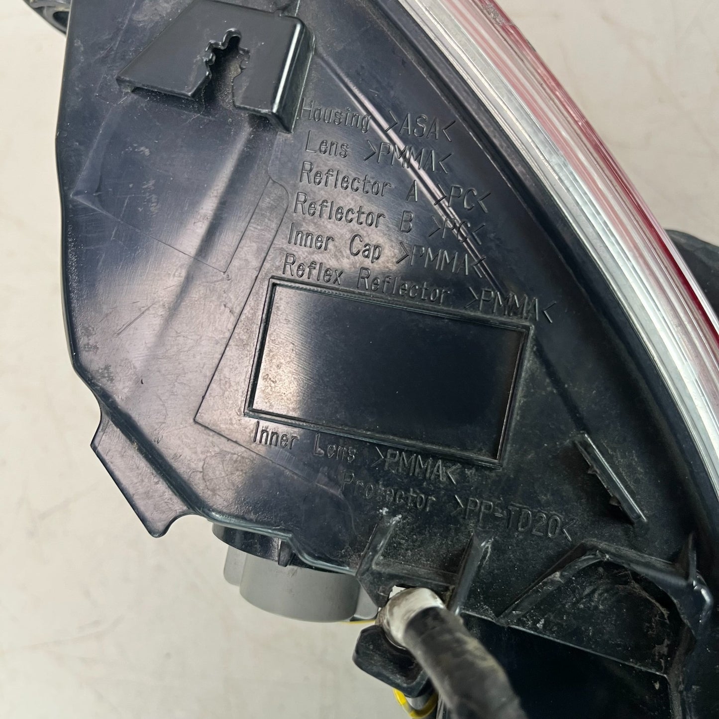 2020-22 TOYOTA COROLLA REAR RIGHT PASSENGER OUTER TAIL LIGHT TAILLIGHT LAMP OEM