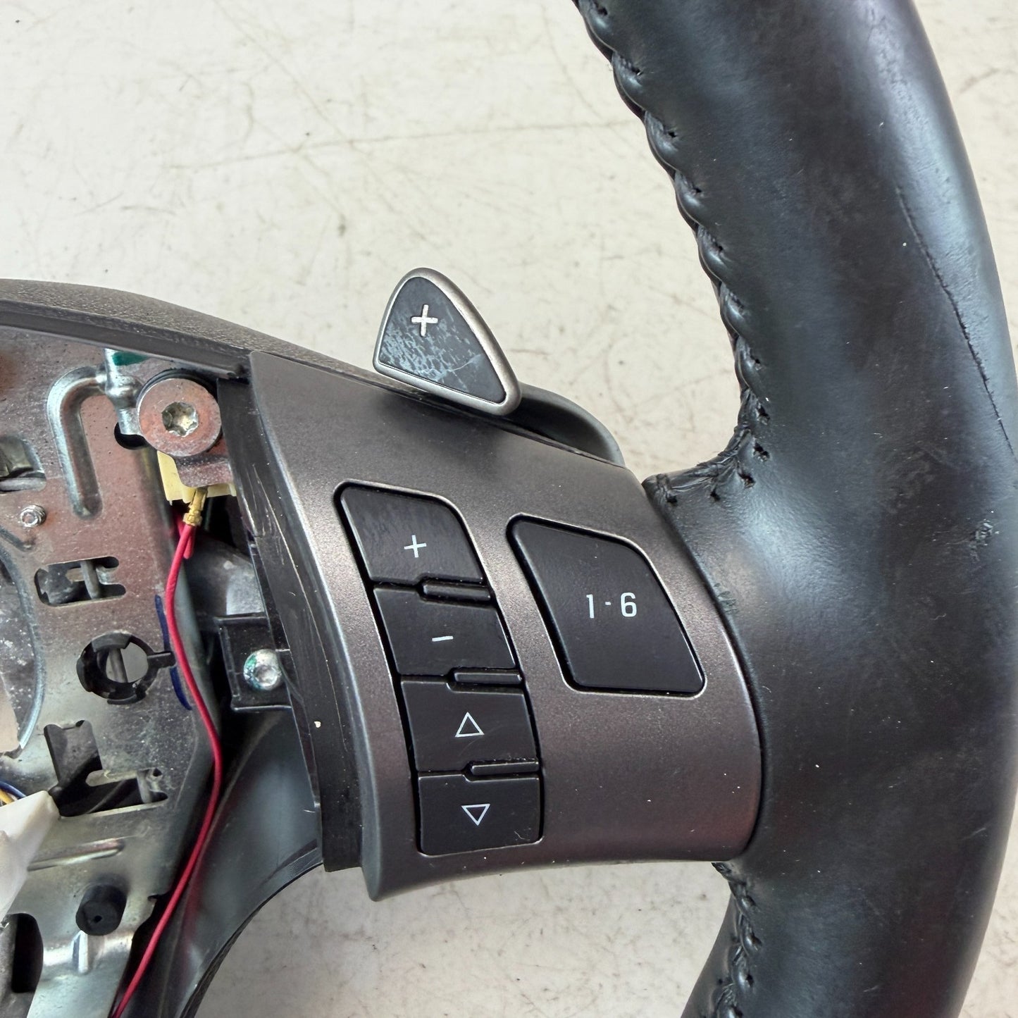 2005-2013 CHEVROLET CORVETTE C6 DRIVER STEERING WHEEL W/ PADDLE SHIFTER 15871423