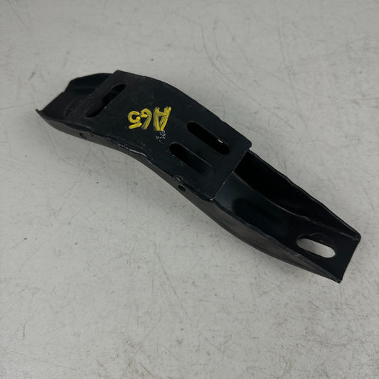 2016-24 CHEVROLET CAMARO REAR RIGHT SIDE CROSSMEMBER MOUNT BRACKET 23227530 OEM