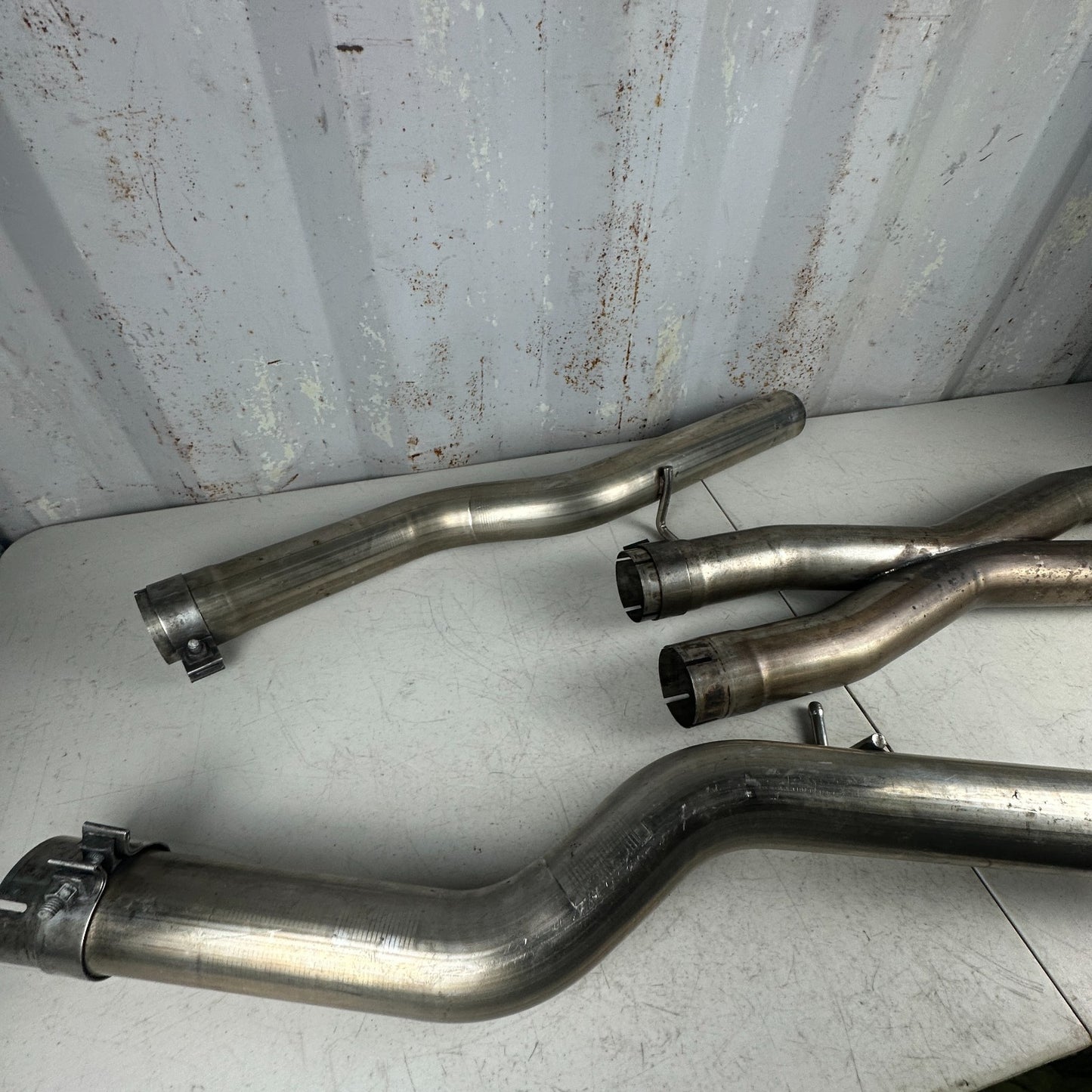 2016-2024 CHEVROLET CAMARO LOWER EXHAUST X PIPE ASSEMBLY OEM