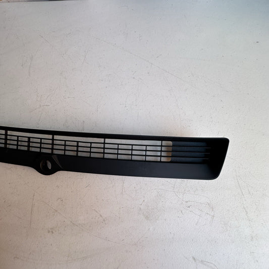 15-19 CHEVY CORVETTE C7 OEM CENTER DASH UPPER DEFROST VENT TRIM OEM GM