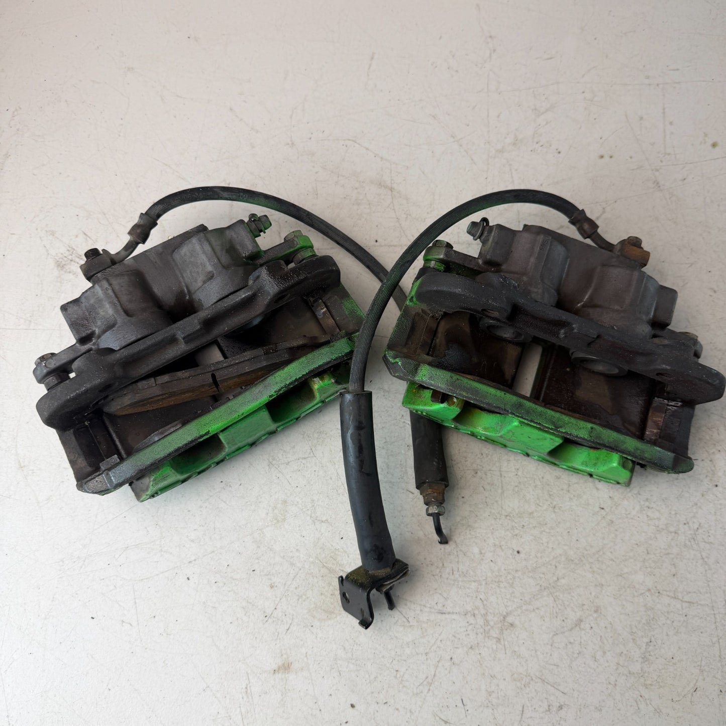 2005-2013 CHEVROLET CORVETTE C6 FRONT LEFT & RIGHT BRAKE CALIPER PAIR GREEN OEM