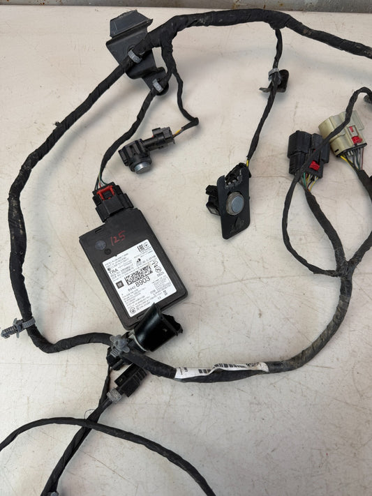 2019-2024 CHEVROLET CAMARO BLIND SPOT CONTROL MODULE W/ HARNESS 84428903 OEM