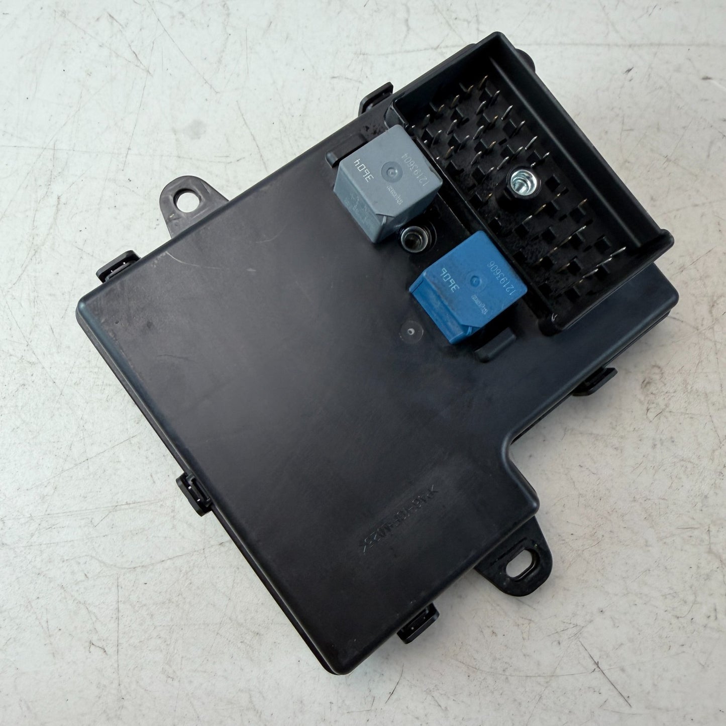 06-07 C6 Corvette BCM Fuse Box Junction Block Body Control Module 15916669
