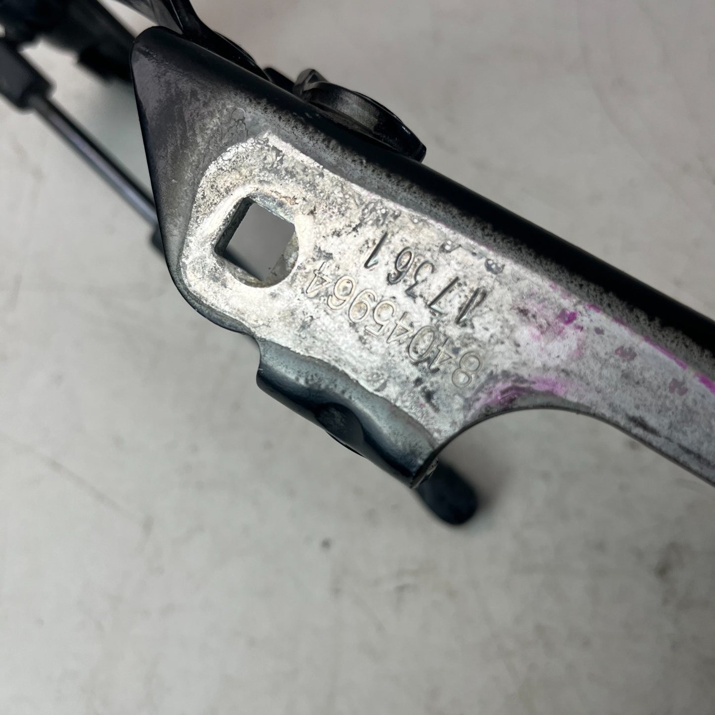 2016-2024 CHEVROLET CAMARO REAR RIGHT TRUNK DECK LID HINGE W/ SUPPORT 84045964