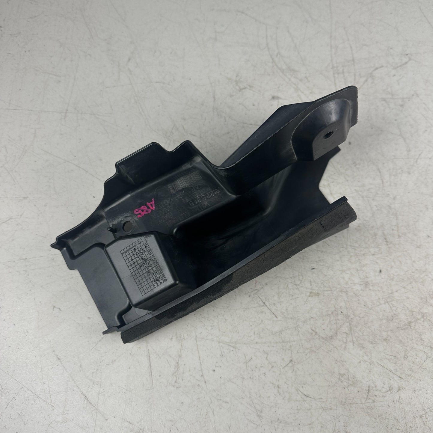2010-2015 CHEVROLET CAMARO LEFT DRIVER SIDE RADIATOR COOLING AIR BAFFLE OEM