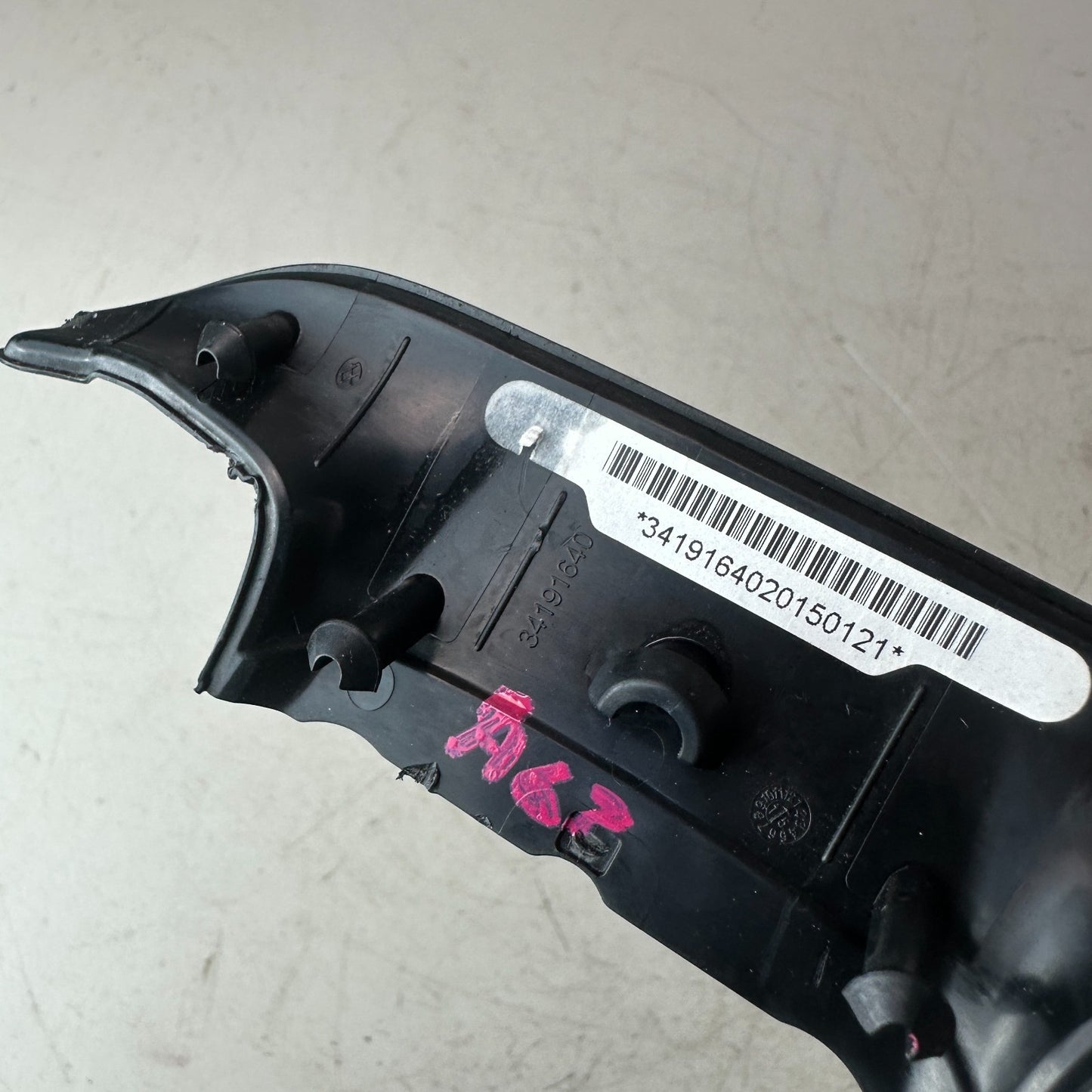 2014-2019 CHEVROLET CORVETTE C7 STEERING WHEEL LOWER BOTTOM INSERT TRIM 34191640
