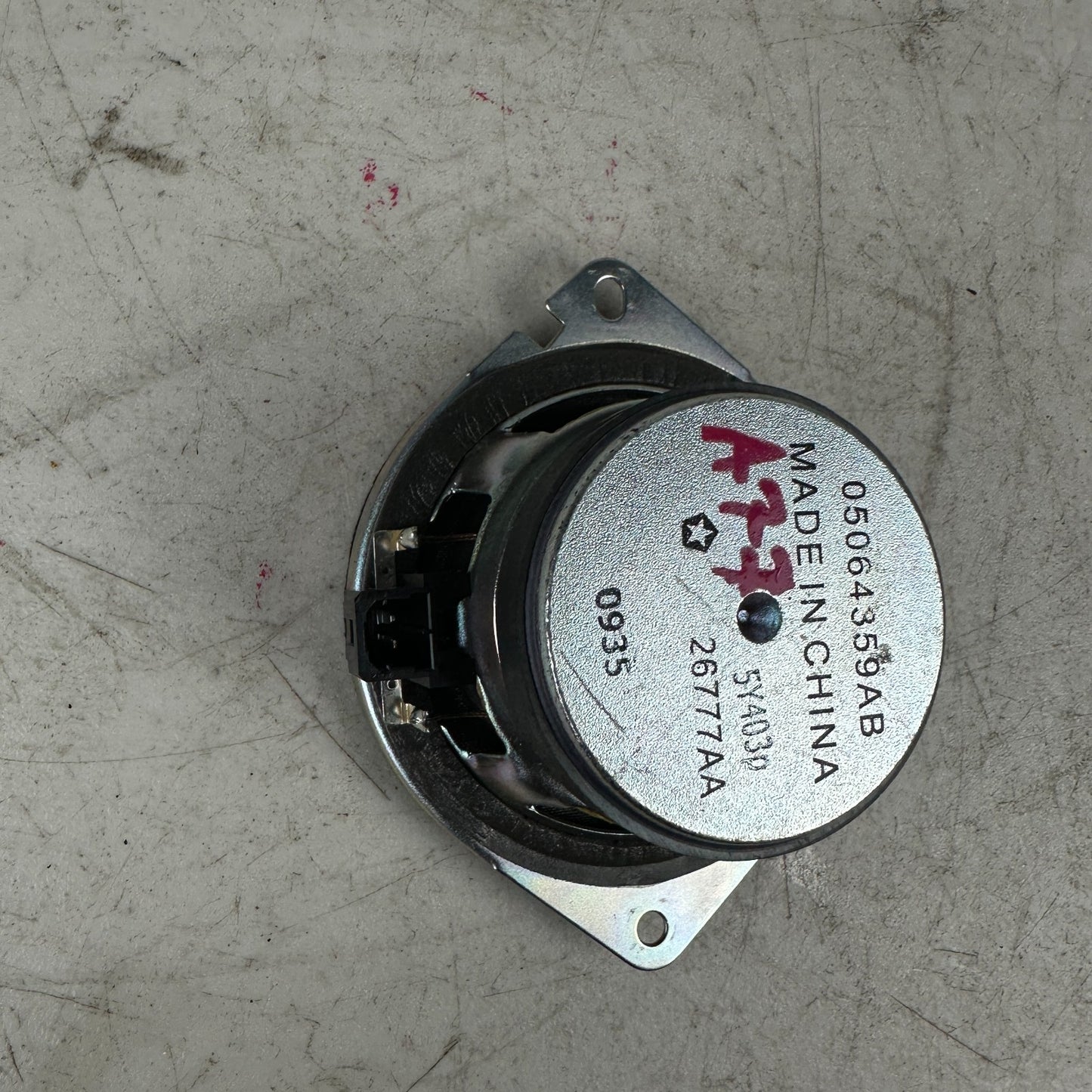 2015-2023 DODGE CHALLENGER FRONT INSTRUMENT PANEL AUDIO SPEAKER 05064359AB OEM