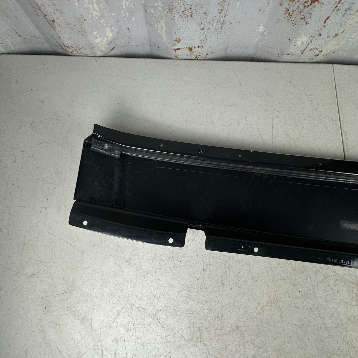 2014-2019 CHEVROLET CORVETTE C7 REAR ROOF EXTENSION COVER PANEL 23316884 OEM