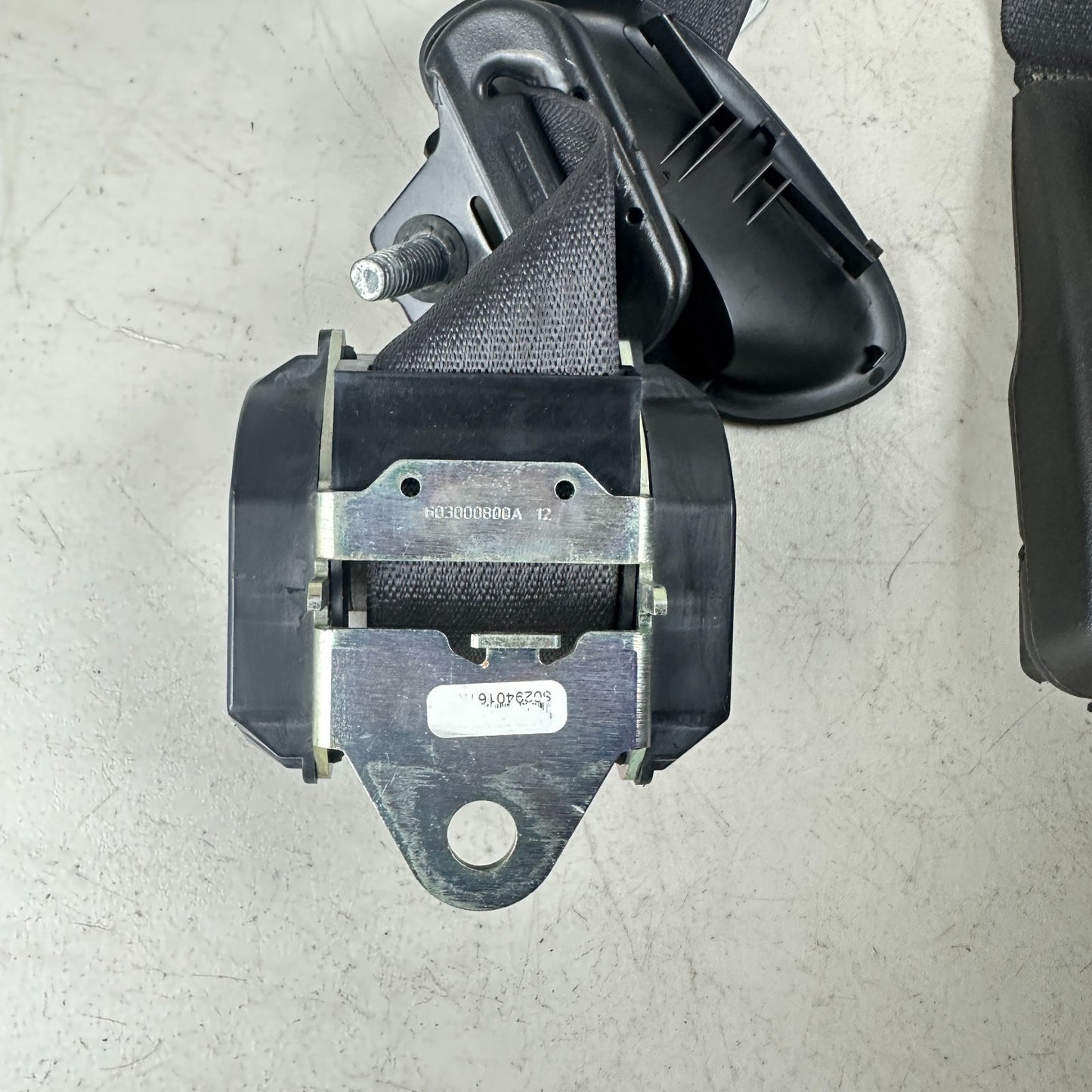 05-13 CHEVROLET CORVETTE FRONT RIGHT SIDE SEAT BELT SEATBELT RETRACTOR BLACK OEM