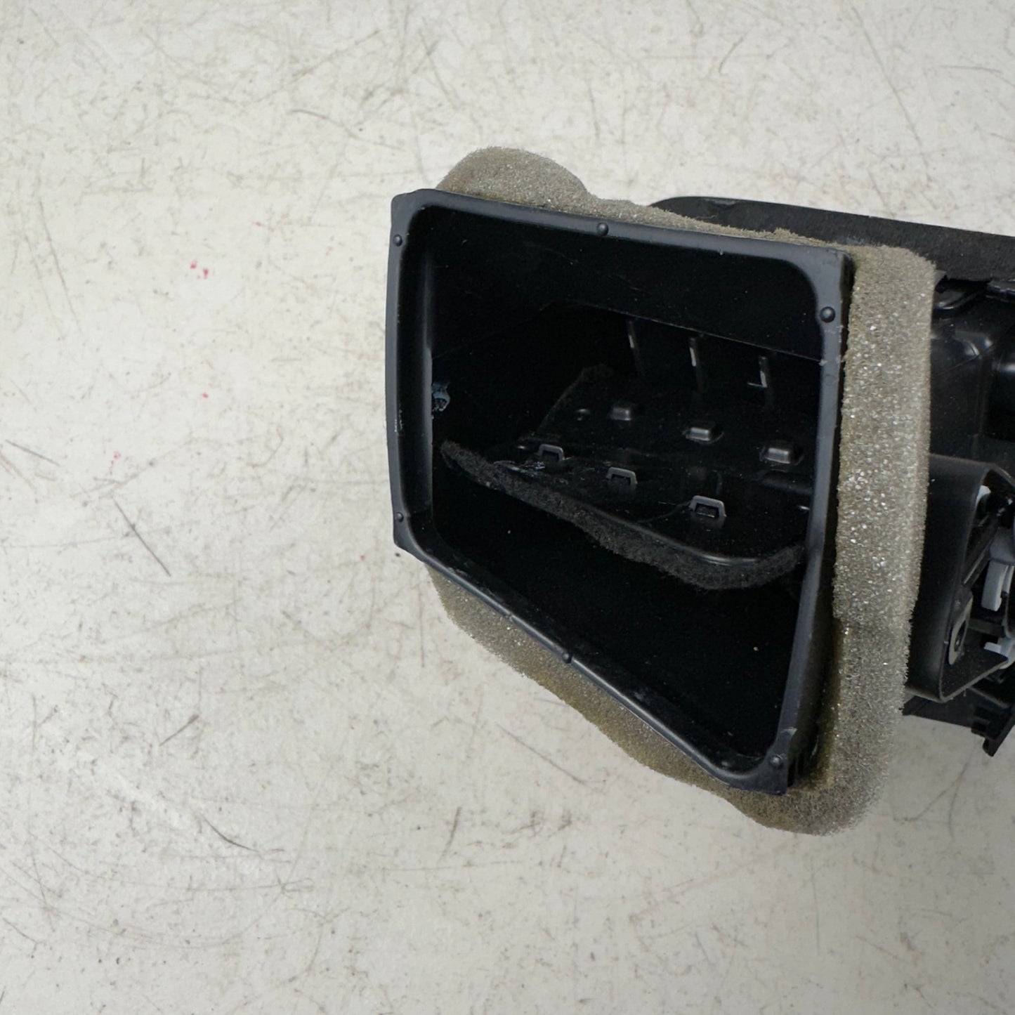 17-2022 HONDA CR-V VTEC FRONT RIGHT DASH VENT REPLACEMENT 77620-TME-T2 OEM