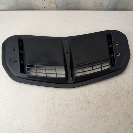 2019-2024 CHEVROLET CAMARO FRONT HOOD AIR SCOOP GRILLE DEFLECTOR 84338460 OEM