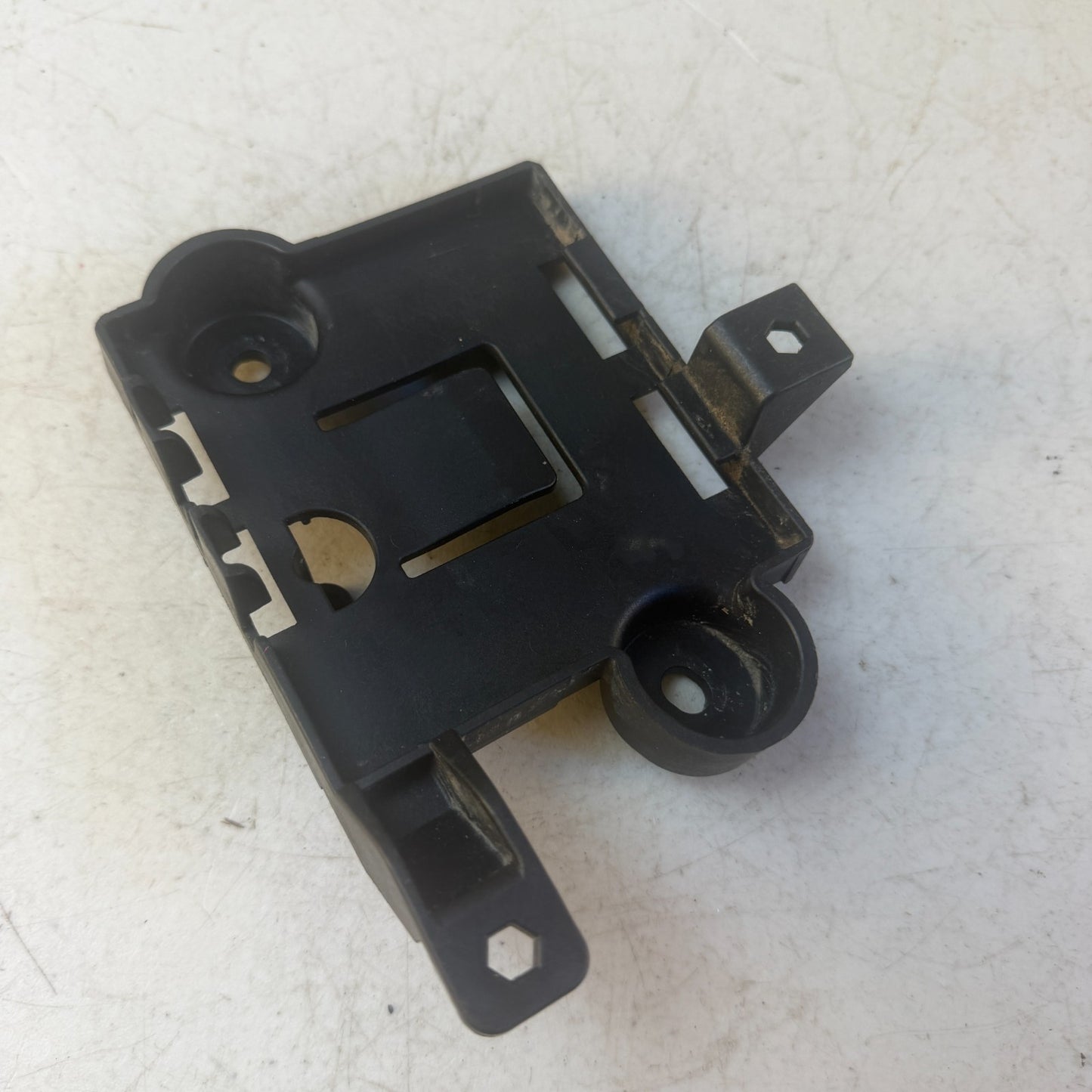 2019-2024 CHEVROLET CAMARO TCM TRANSMISSION CONTROL MODULE BRACKET 84173767 OEM