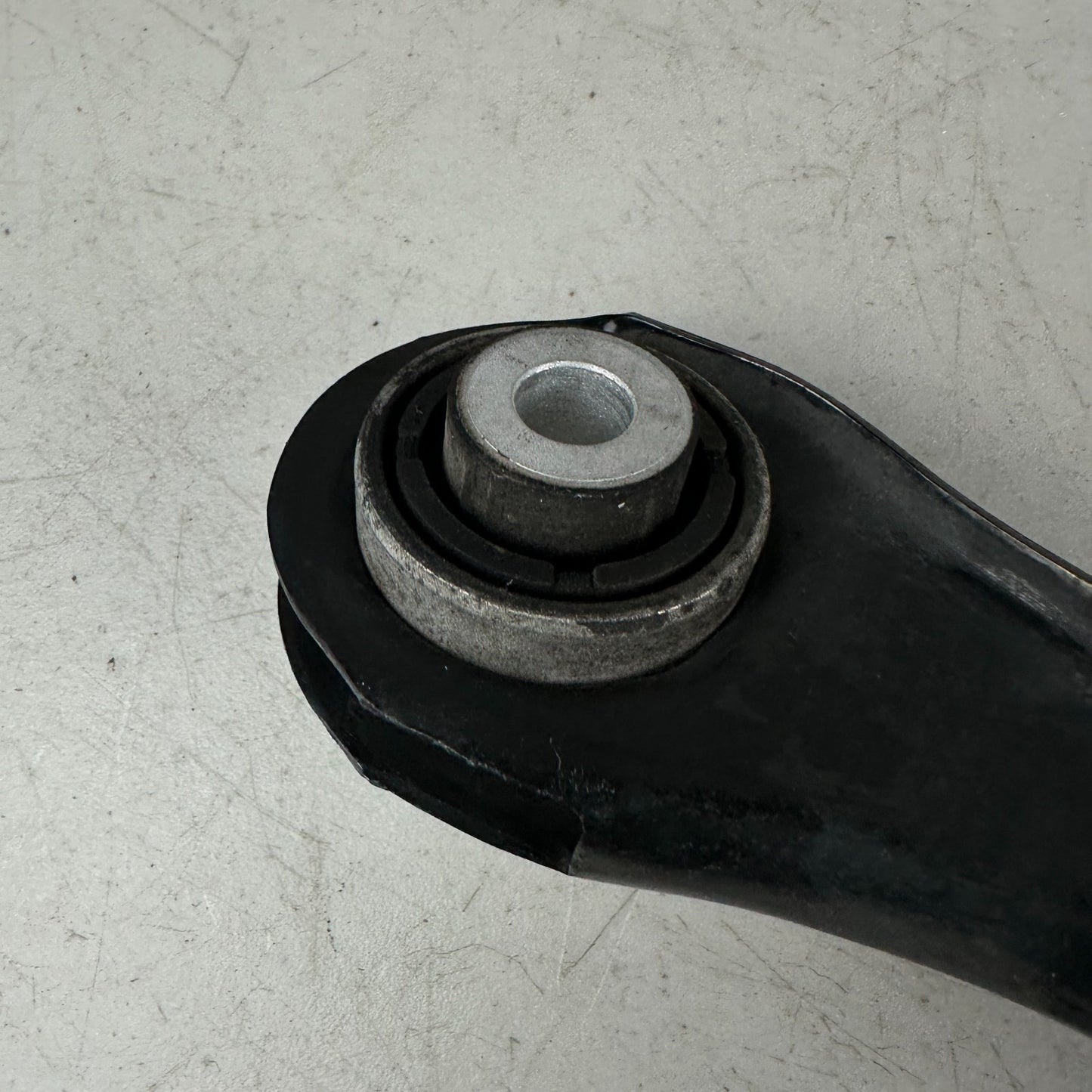 2016-2024 CHEVROLET CAMARO REAR LEFT DRIVER SIDE UPPER TRAILING CONTROL ARM OEM