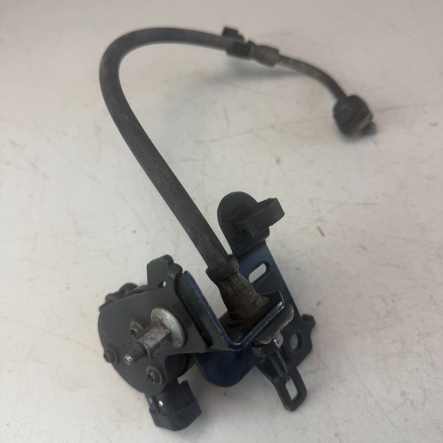 2014-19 CHEVROLET CORVETTE REAR LEFT SUSPENSION HEIGHT CONTROL LEVEL SENSOR OEM