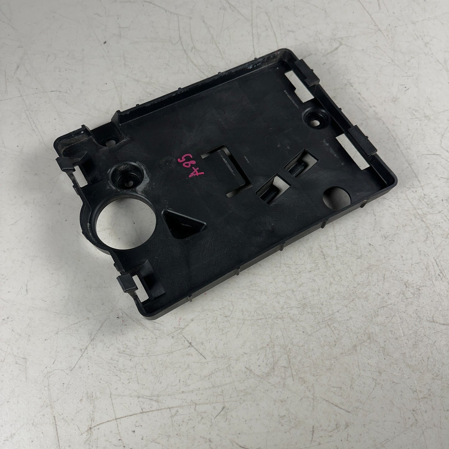 14-19 CHEVY CORVETTE C7 ECM ENGINE COMPUTER CONTROL MODULE BRACKET 23130710 OEM