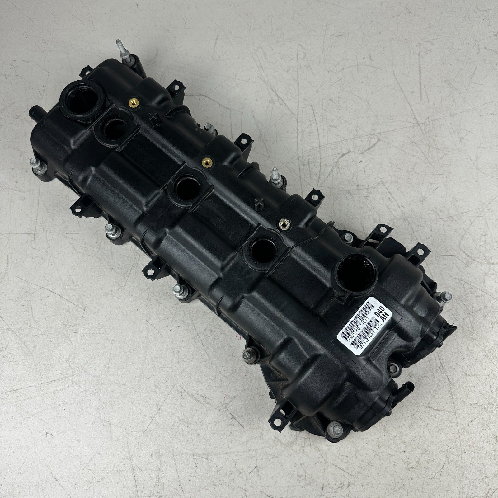 2012-2023 DODGE CHARGER 3.6L V6 LEFT SIDE ENGINE CYLINDER HEAD VALVE COVER OEM