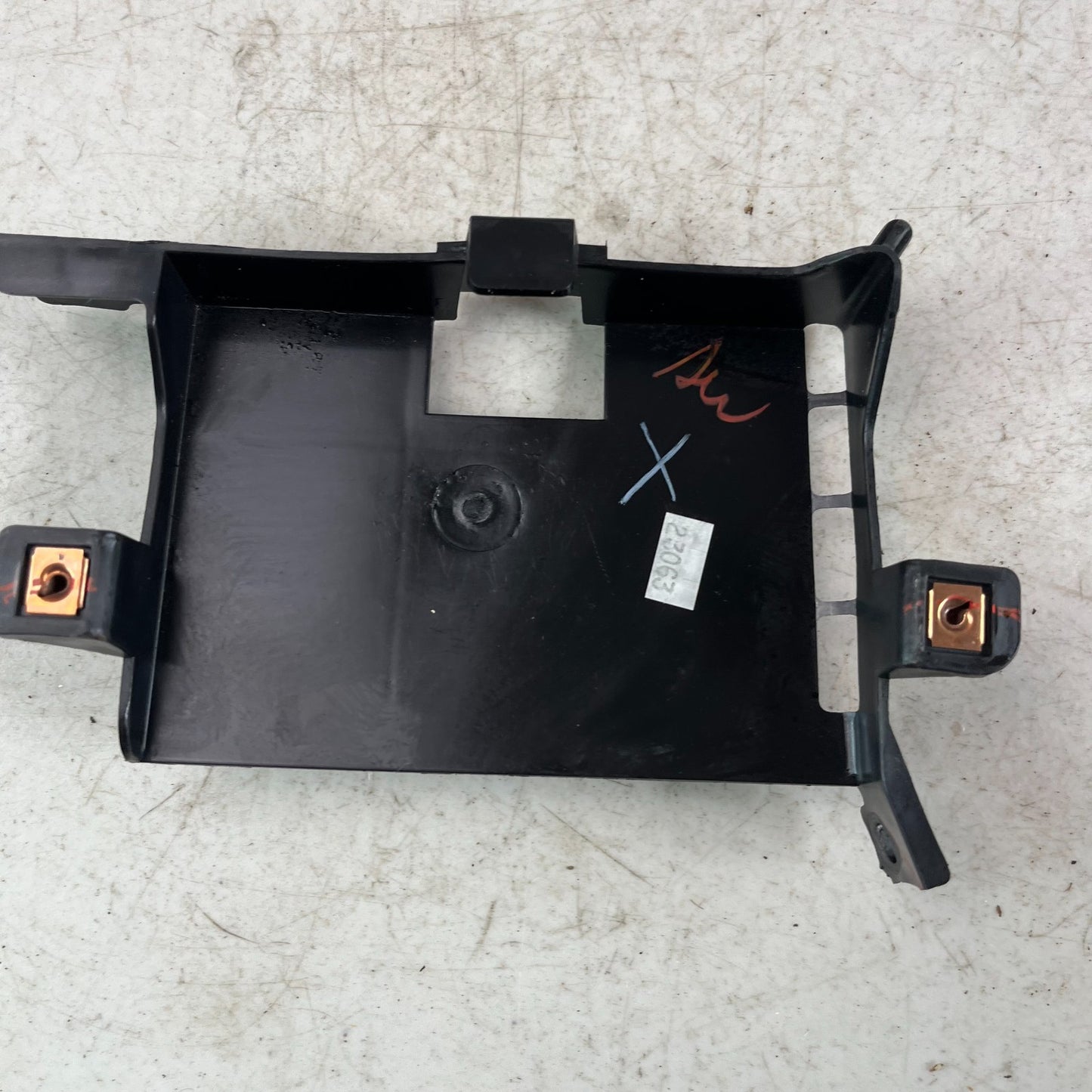 2005-2013 CHEVROLET CORVETTE FRONT DASH KEYLESS CONTROL MODULE BRACKET OEM