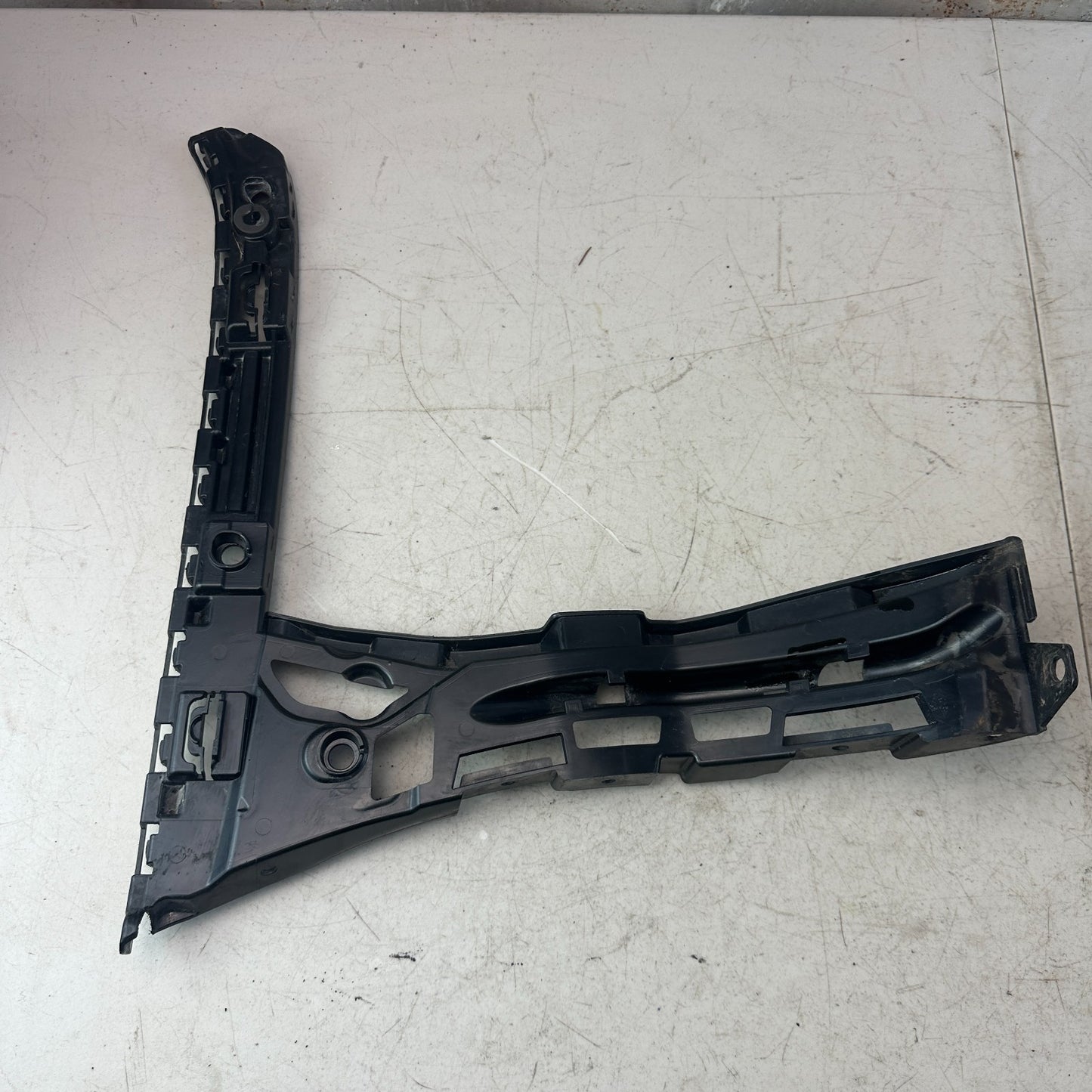 2015-2021 MERCEDES C300 REAR RIGHT BUMPER MOUNT HOLDER BRACKET A2058801802 OEM