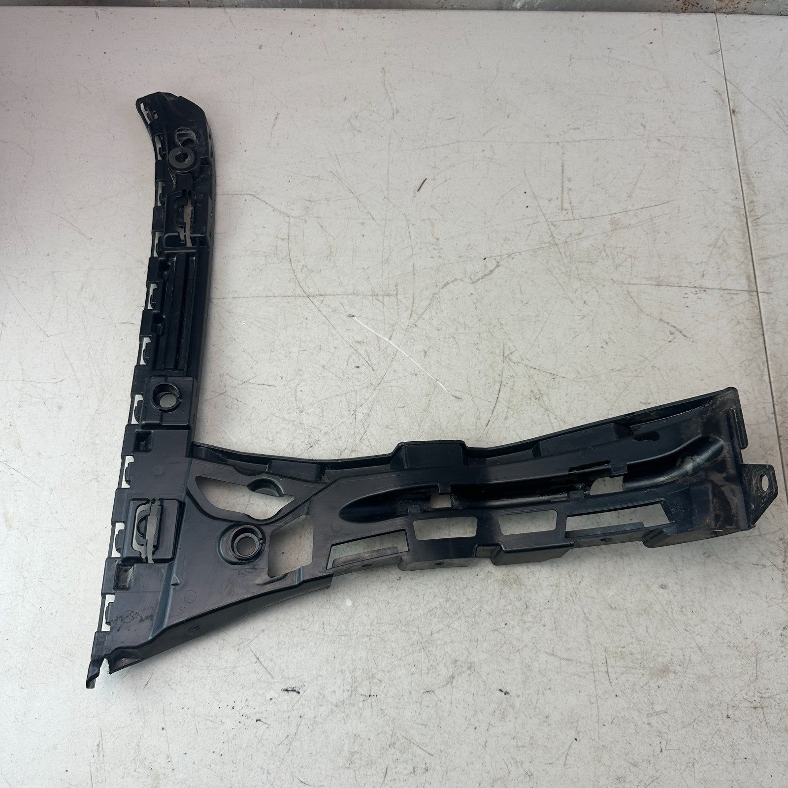 2015-2021 MERCEDES C300 REAR RIGHT BUMPER MOUNT HOLDER BRACKET A2058801802 OEM