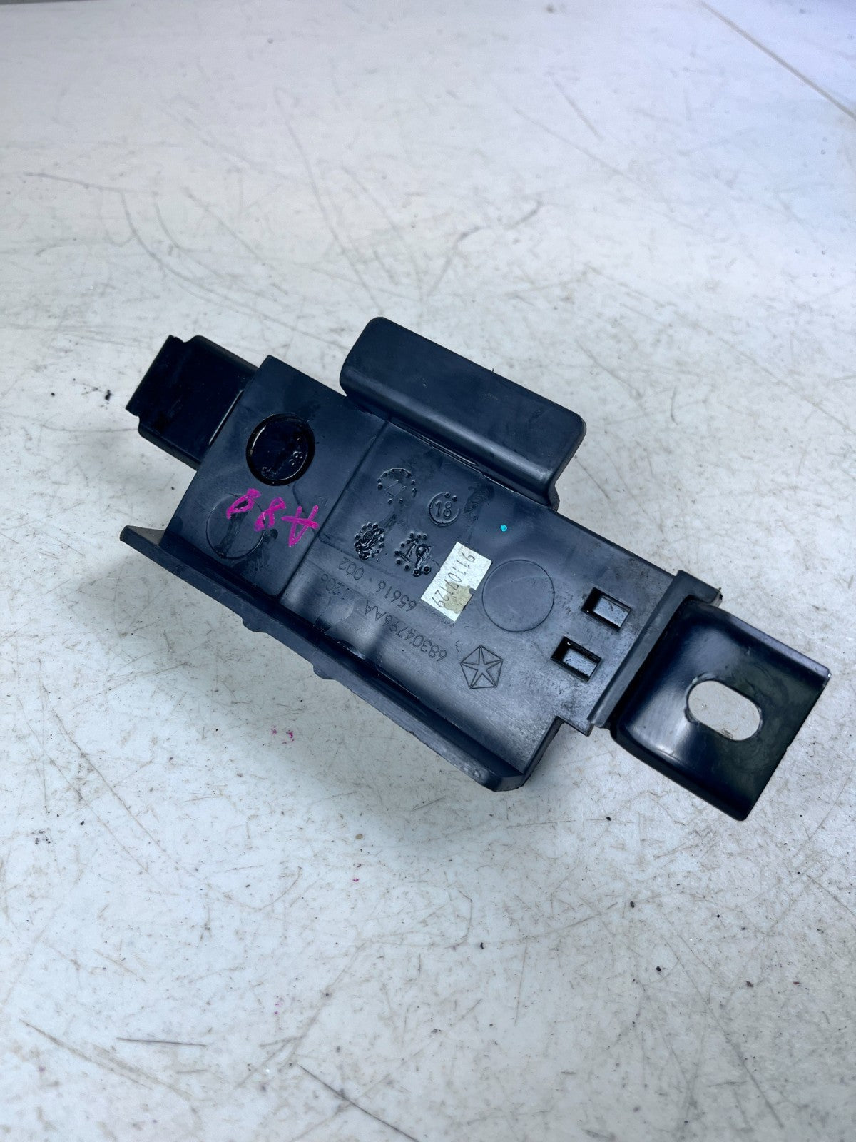2017-2022 JEEP COMPASS BATTERY HOLD DOWN STRAP CLAMP HOLDER BRACKET 68304796AA