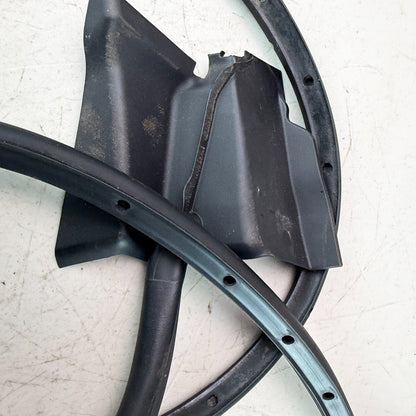 2017-2020 MASERATI LEVANTE FRONT LEFT DOOR LOWER WEATHERSTRIP SEAL 670032863 OEM