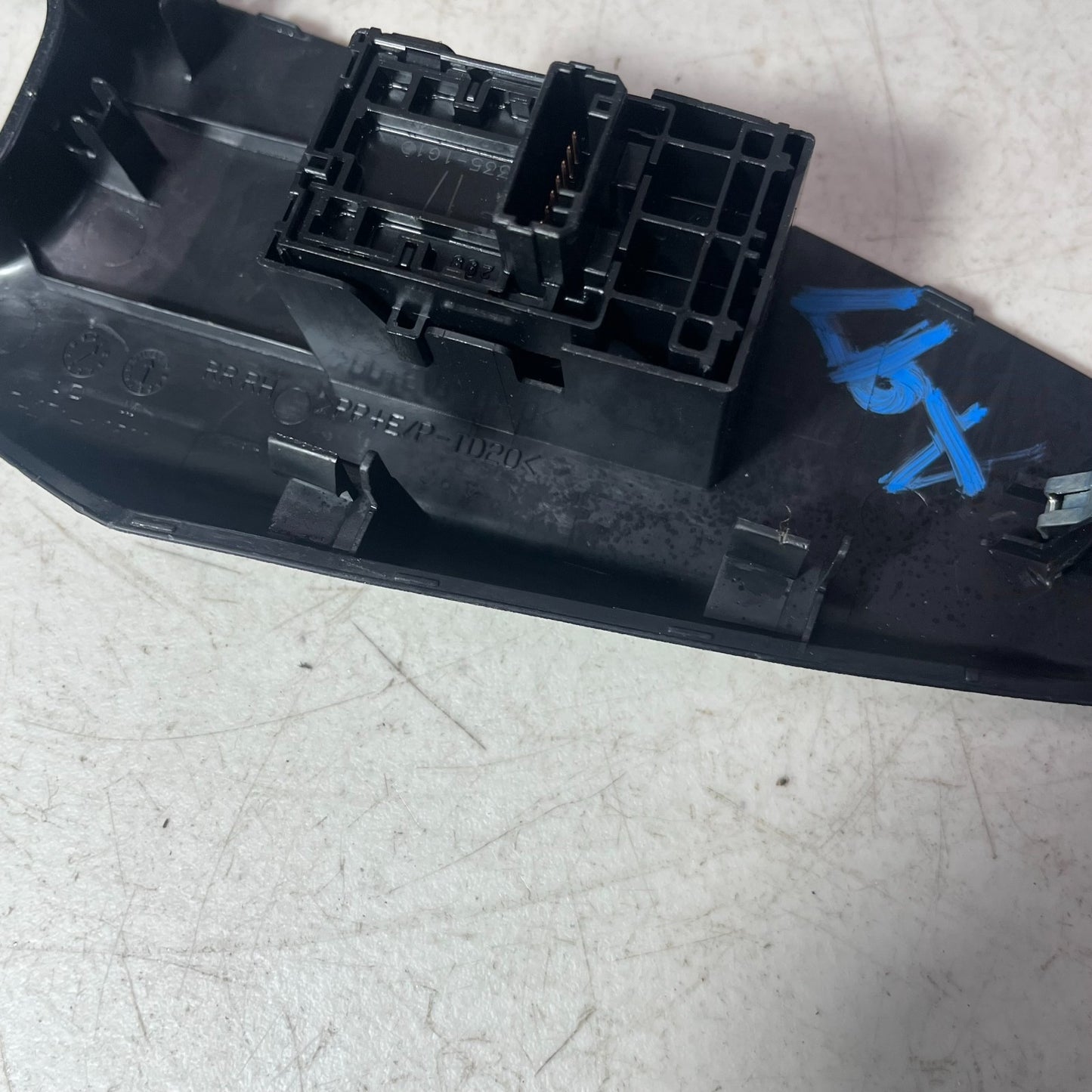 2020-2022 TOYOTA COROLLA REAR RIGHT SIDE DOOR WINDOW GLASS CONTROL SWITCH OEM