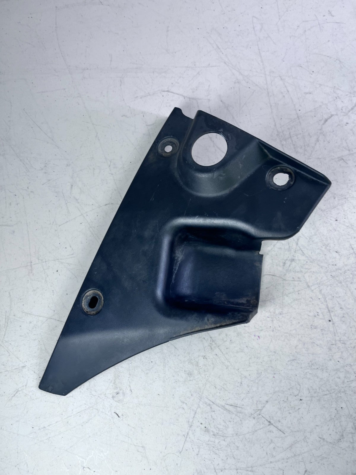 2010-2015 CHEVROLET CAMARO REAR LEFT SIDE BUMPER CLOSE OUT FILLER FLAP TRIM OEM