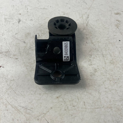 2016-24 CHEVY CAMARO FRONT RIGHT PASSENGER RADIATOR UPPER BRACKET 84009865 OEM