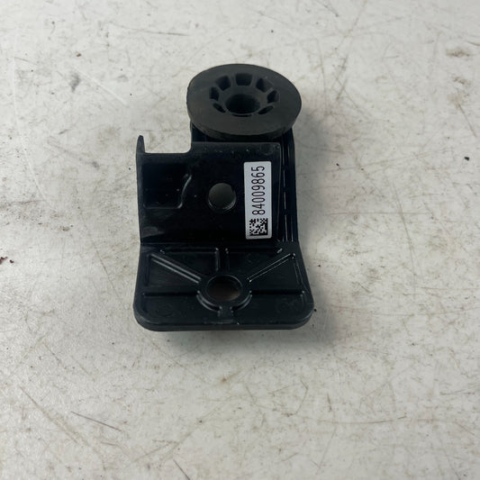 2016-24 CHEVY CAMARO FRONT RIGHT PASSENGER RADIATOR UPPER BRACKET 84009865 OEM