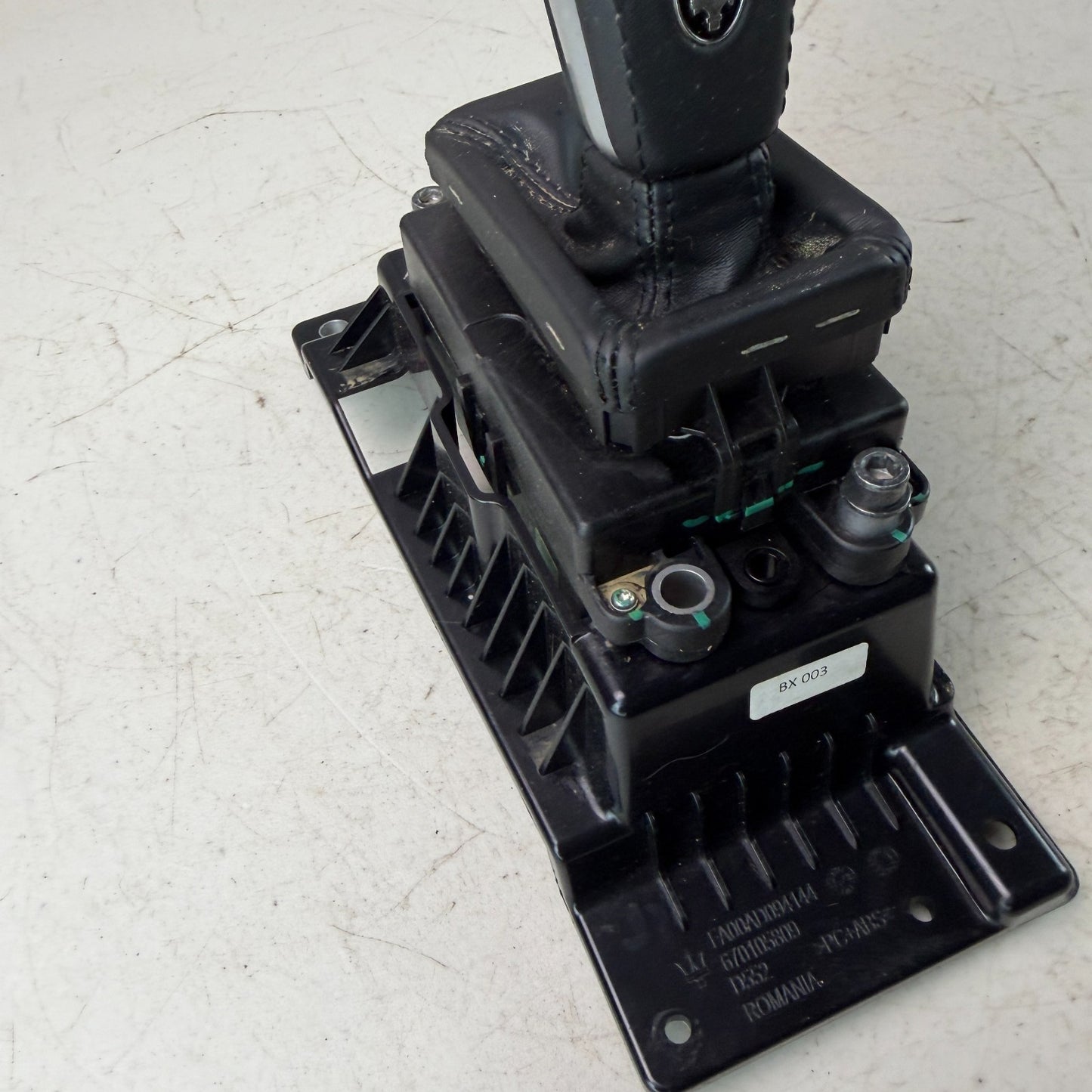 2017-2024 MASERATI LEVANTE AUTOMATIC TRANSMISSION GEAR SHIFTER 670105809 OEM
