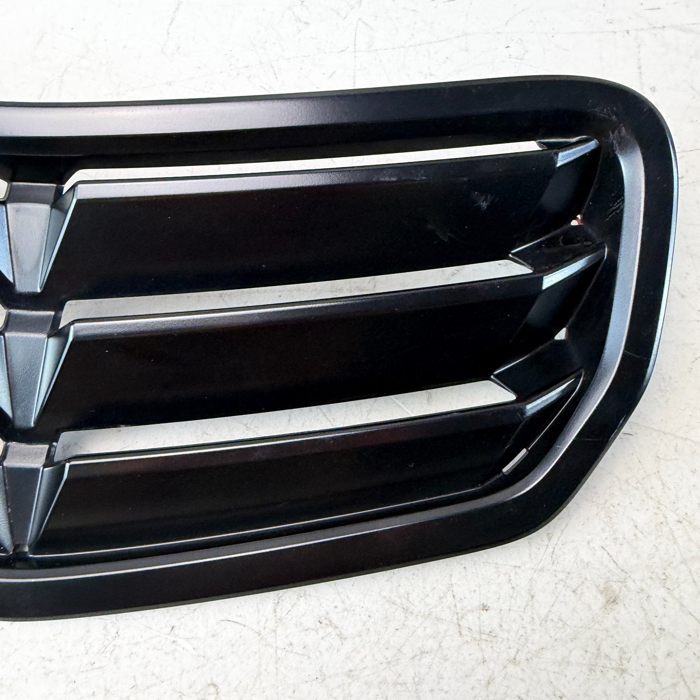 2019-2024 CHEVROLET CAMARO FRONT HOOD BONNET VENT AIR SCOOP 84763126 OEM
