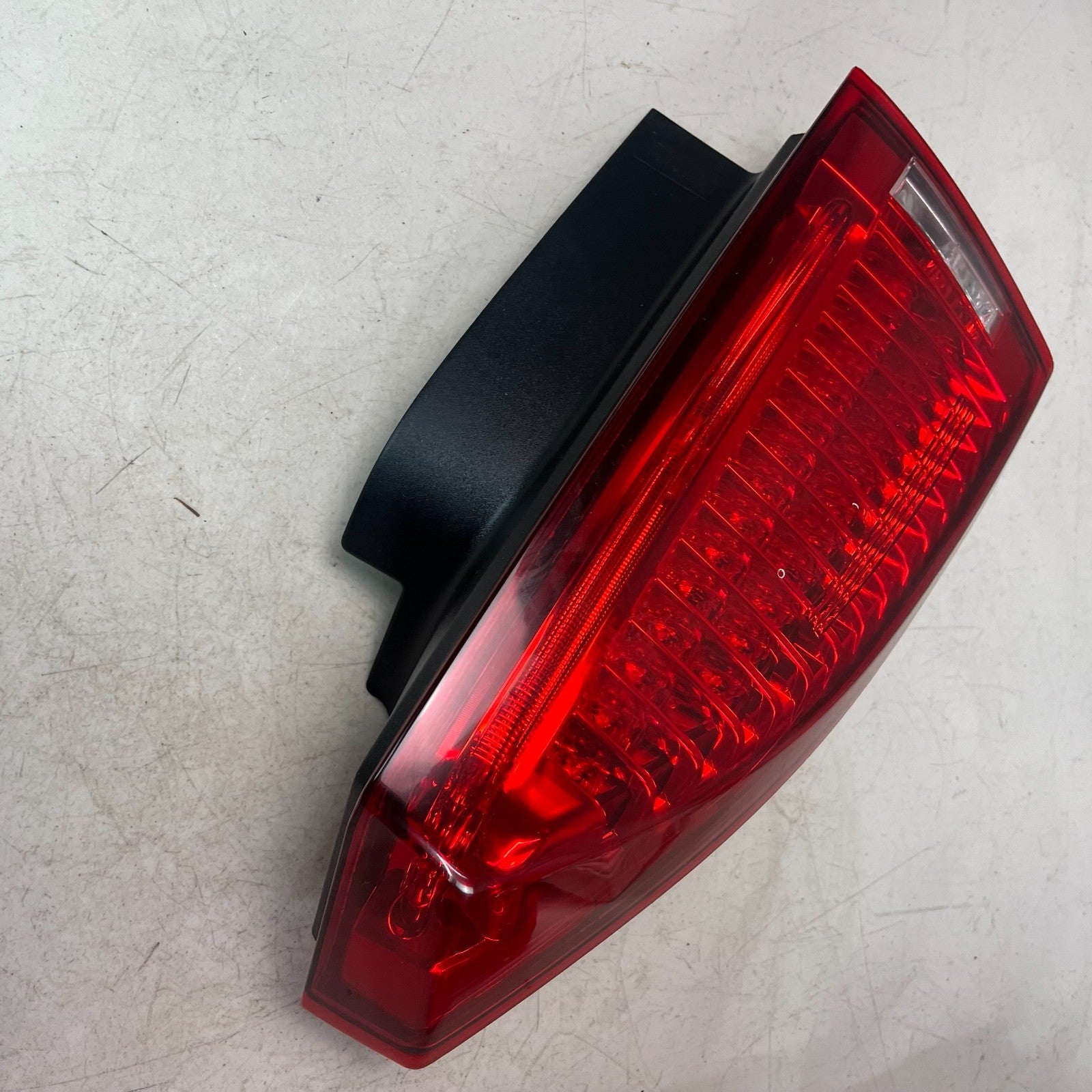 2008-2015 CADILLAC CTS V REAR LEFT DRIVER SIDE TAIL LIGHT LAMP 25902143 OEM