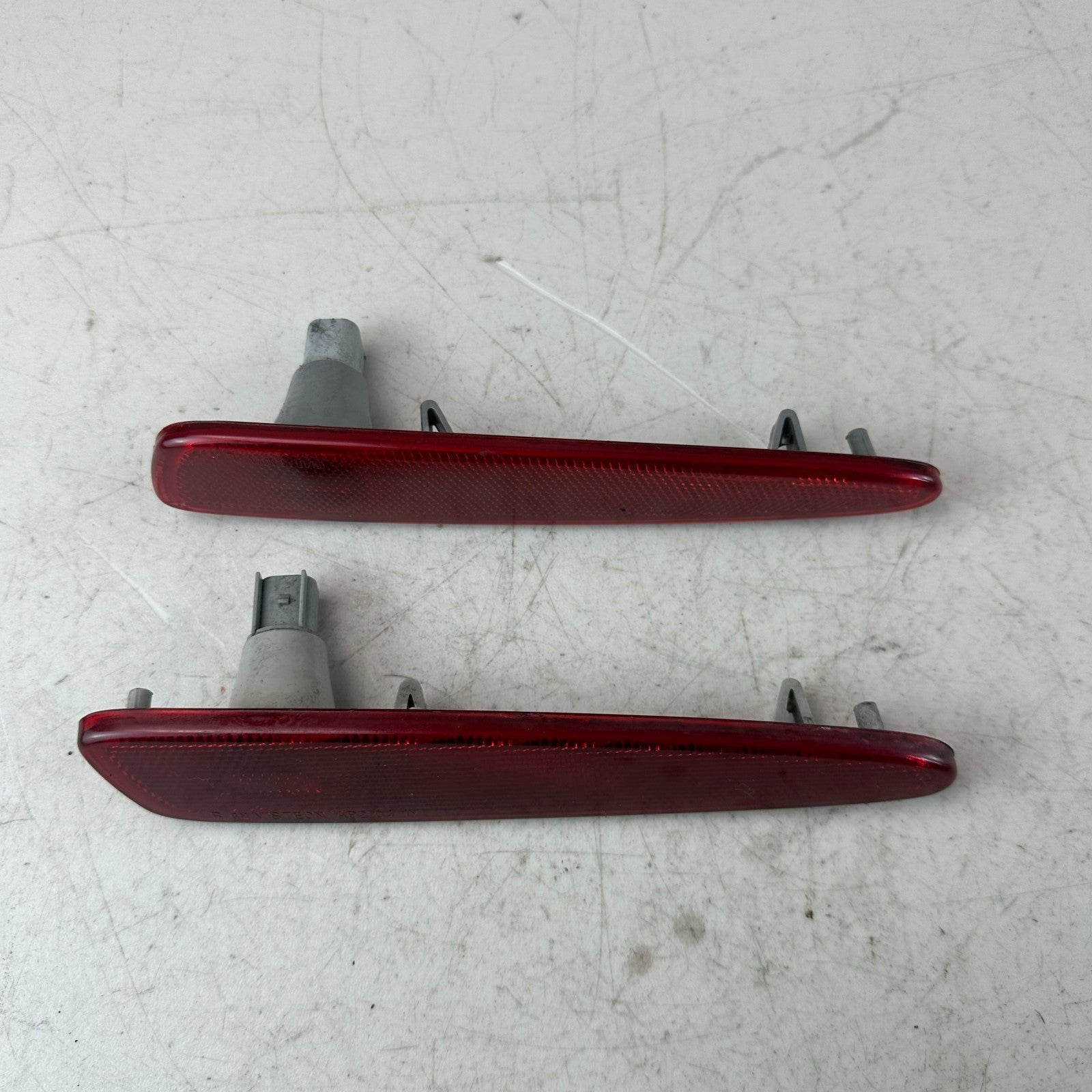 2005-2013 CHEVROLET CORVETTE C6 REAR LEFT & RIGHT MARKER LIGHT PAIR 10440722 OEM