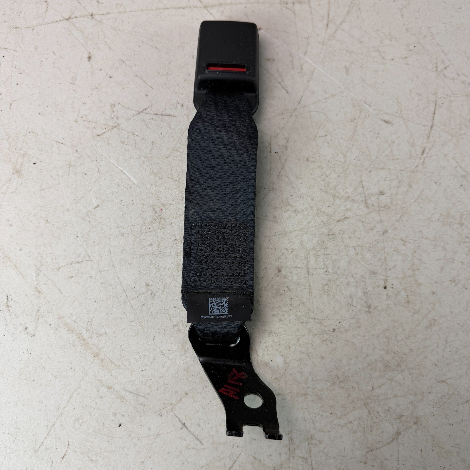 2017-2020 MASERATI LEVANTE REAR LEFT CENTER SEAT BELT BUCKLE END 06700995440 OEM