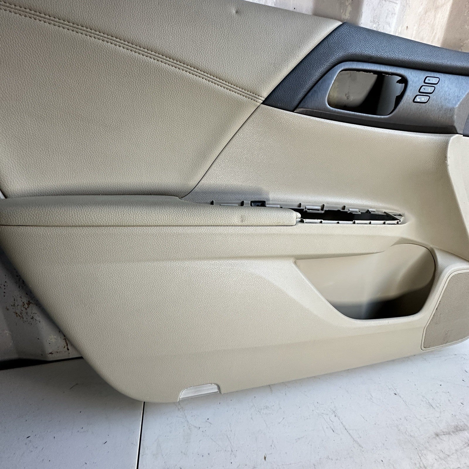 2013-17 HONDA ACCORD EXL Sedan DRIVER/LEFT FRONT DOOR PANEL Tan Leather OEM
